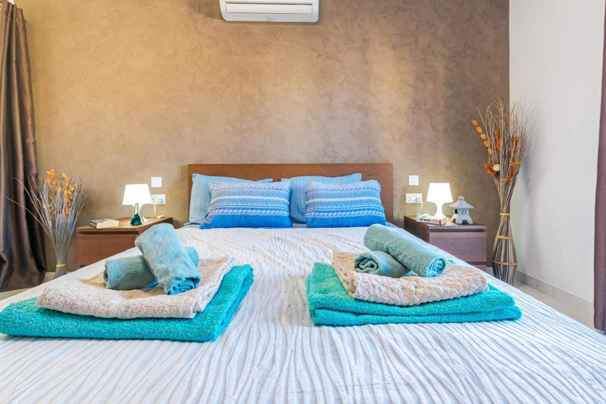 New Spacious Apartment With Amazing View Bugibba Bahía de San Pablo Exterior foto